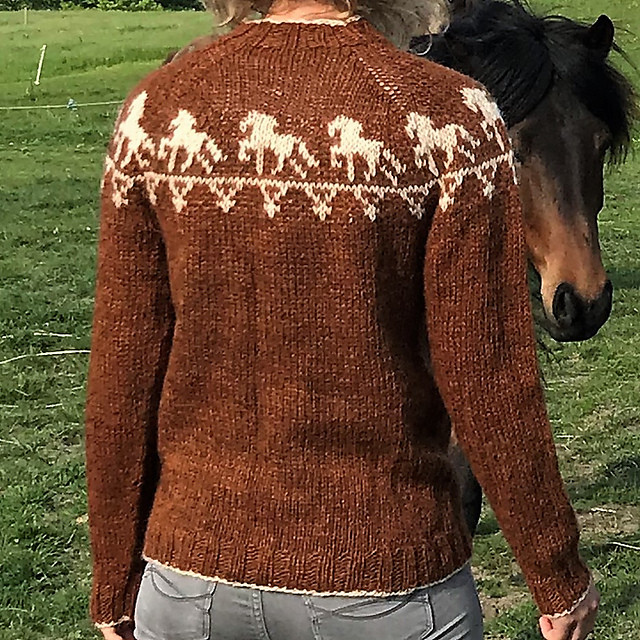 Ravelry: Sweater with Horses pattern by Gitte Kold