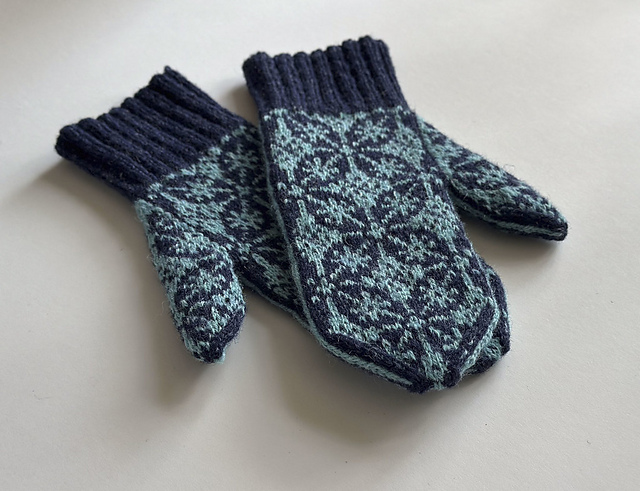 Estel Mittens