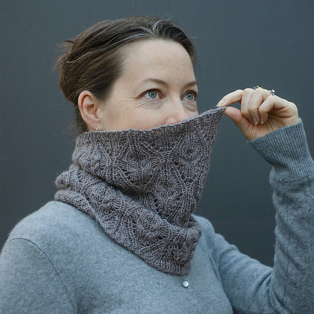 Valency Cowl