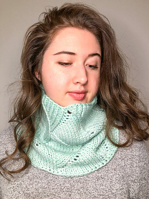 Super Crescent Cowl