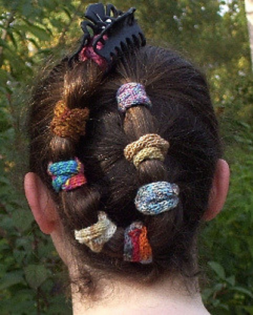 Haargummis aus Stricklieselschnur