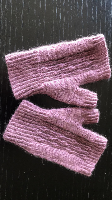Salix Fingerless Gloves