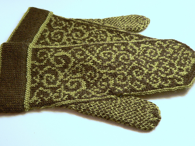 Kiehkuralapaset - Swirly Mittens