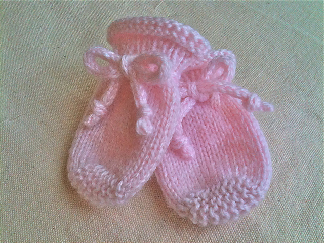 Perfectly Easy Baby Mittens