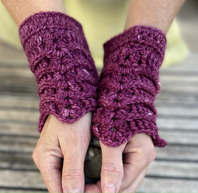 Distraction Mitts