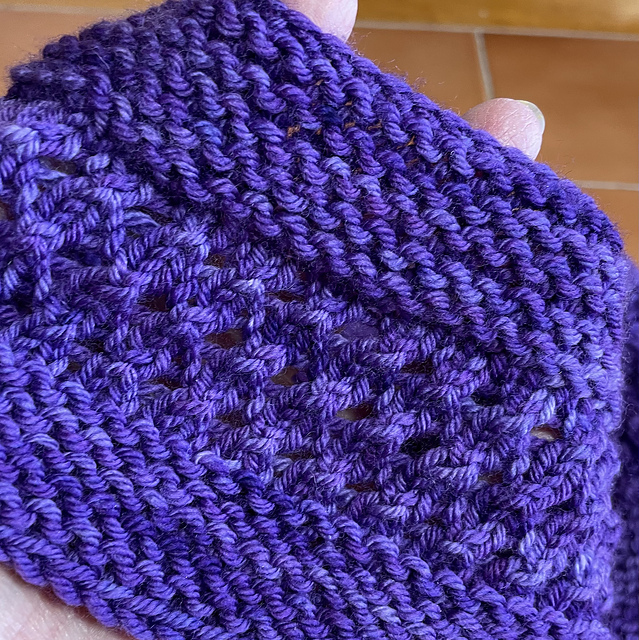 Bit 'O Lace Easy Cowl
