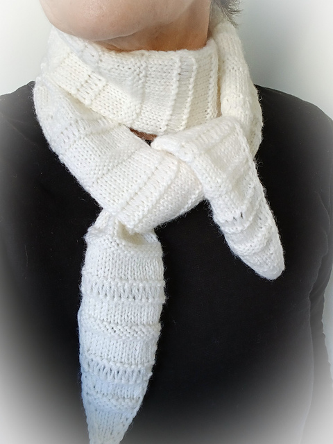 STRAIGHT & NARROW Scarf