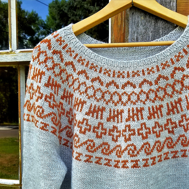 Blessing Pullover