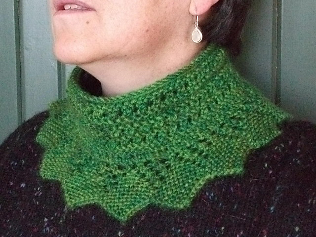 Little Green Elf Cowl