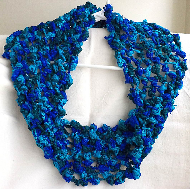 Knitted Knot Cowl