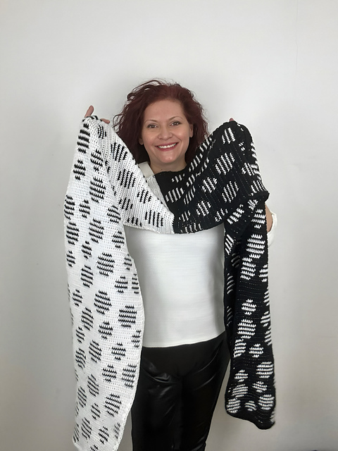 Dotty scarf