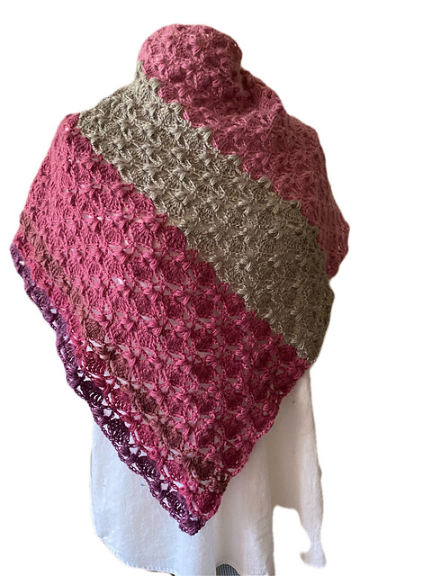 Bloom shawl - side to side