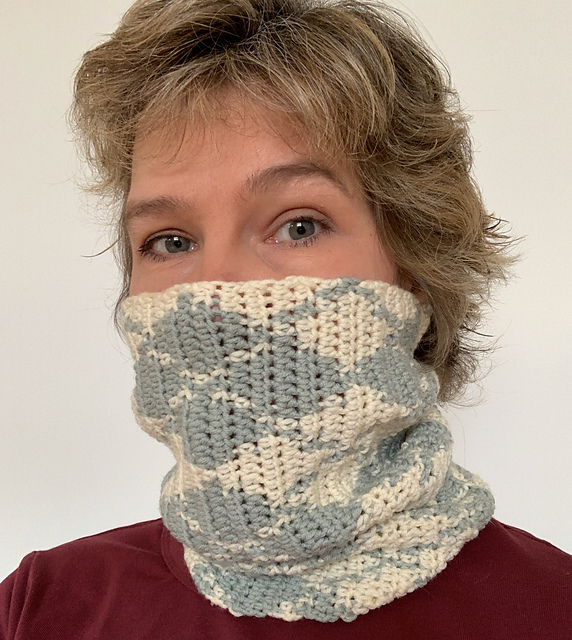 Argyle Neck Cozy