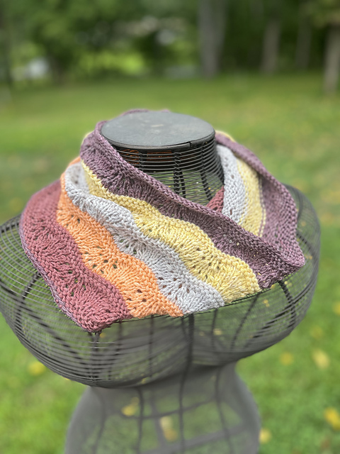 Kayla's Sunshine Cowl