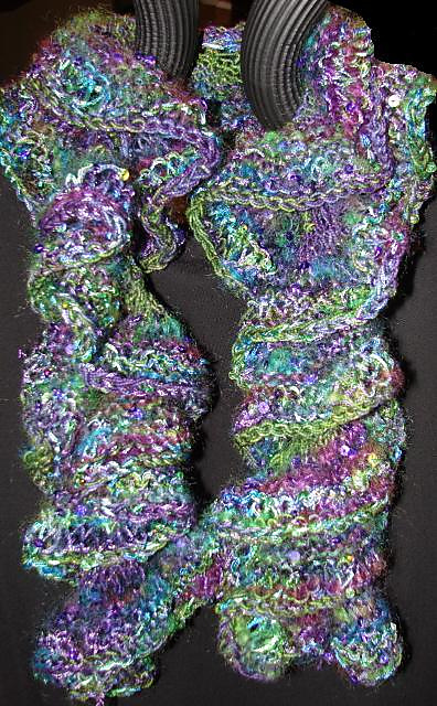 Double Ruffles Scarf
