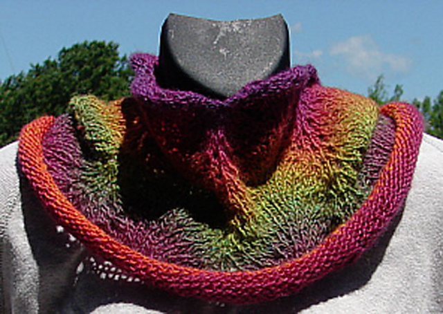 1 Skein Feather & Fan Cowl