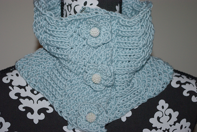 Honeycomb & Flowers Cowl