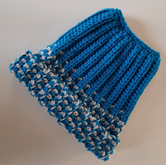 ribbed stitch ponytail hat