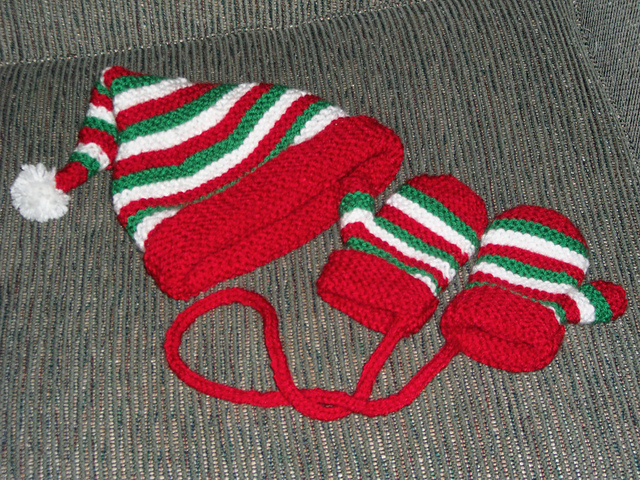 Design G - Hat, Mittens, and Scarf