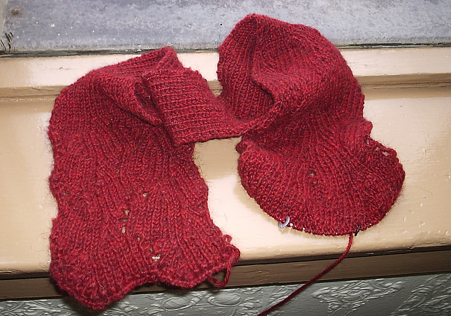 Ribbed Leaf Scarf
