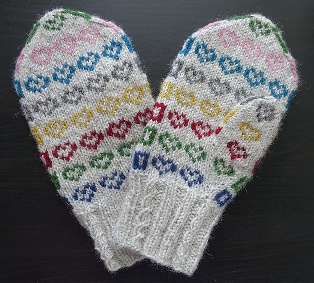 Lovely Hearts Mittens