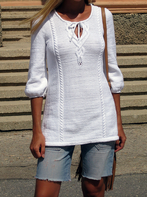 21 Weißer Pullover / White Sweater