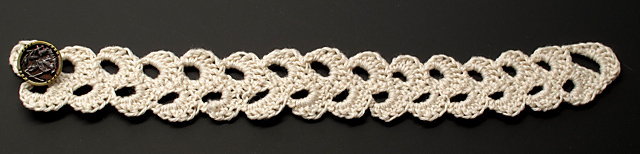 Lace Double Scallop Trim Bracelet