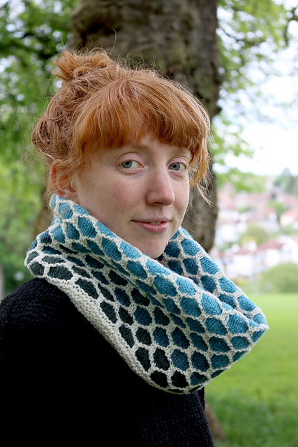 Seafoam Gradient Cowl