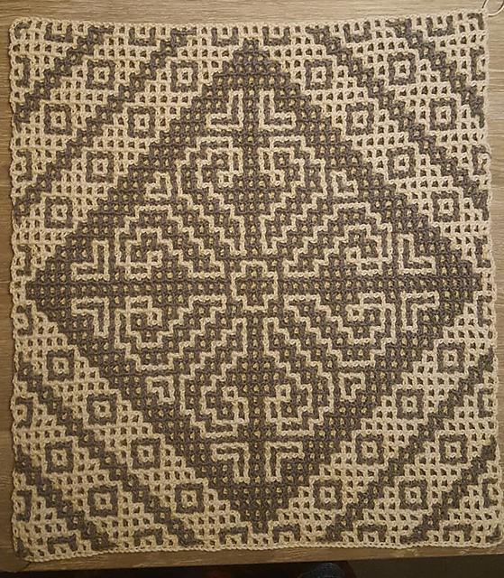 Tulp/tulip block interlocking