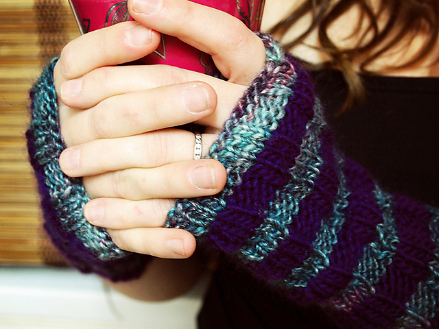 Easy Peasy Scrap Yarn Mitts