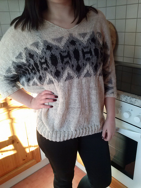 # 76 Kimonopulli mit Einstrickmuster