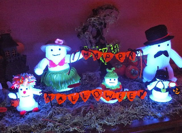 Halloween Ghostly Family
