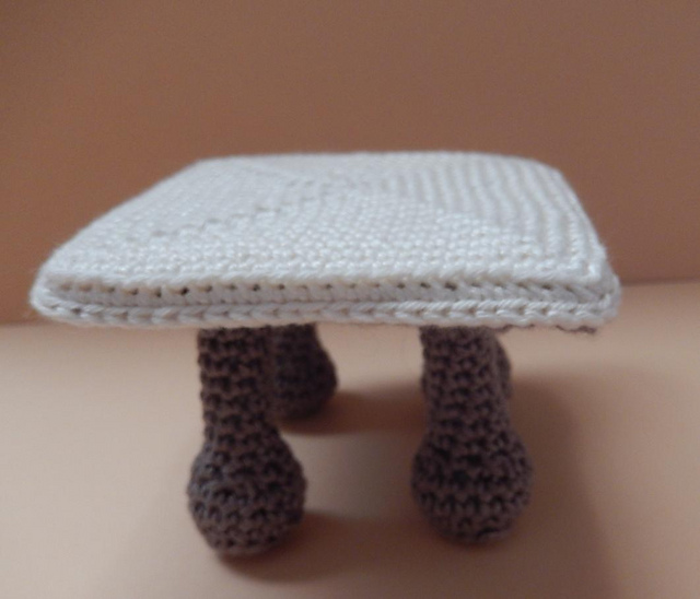 Mini table