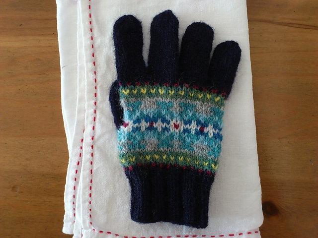 Ravelry: #26 Fair isle Gloves(kids) pattern by Toshiyuki Shimada