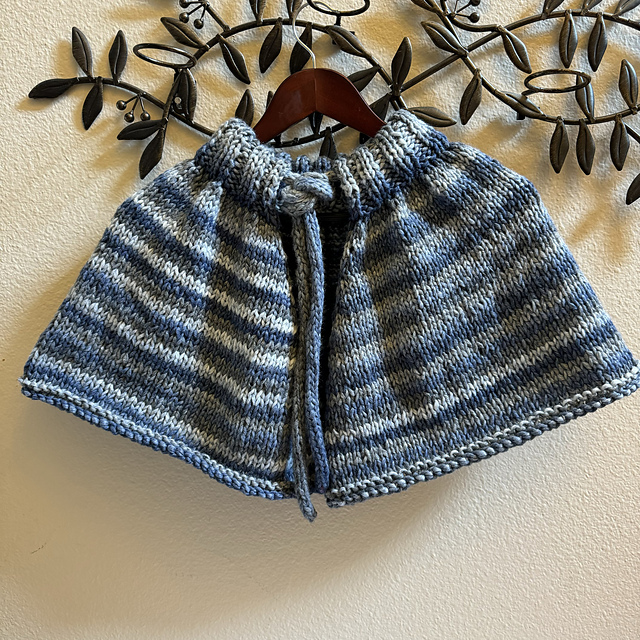 Collared Capelet