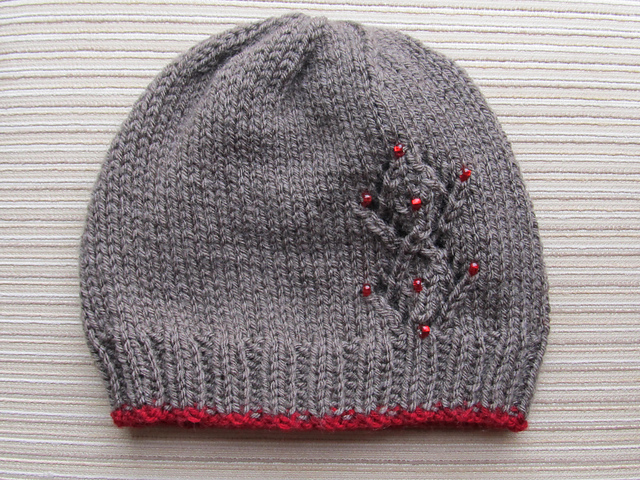 Seamless Hat with Lacy Diamonds and Red Beads