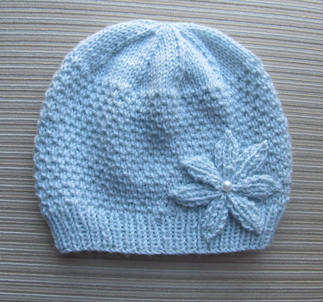 Hat in Beads Stitch with a Flower