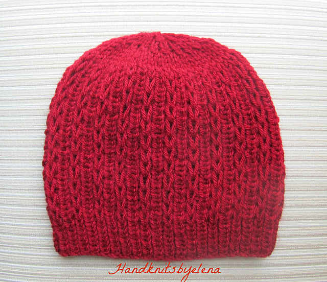 Hat in Slipped Stitch Ribbing for a Lady