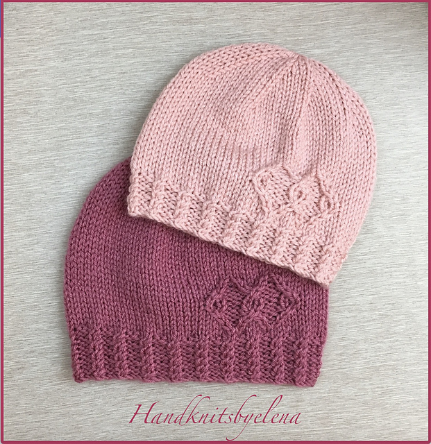 Hat with a Cabled Bow
