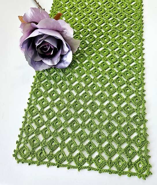 Roundabout Table Runner