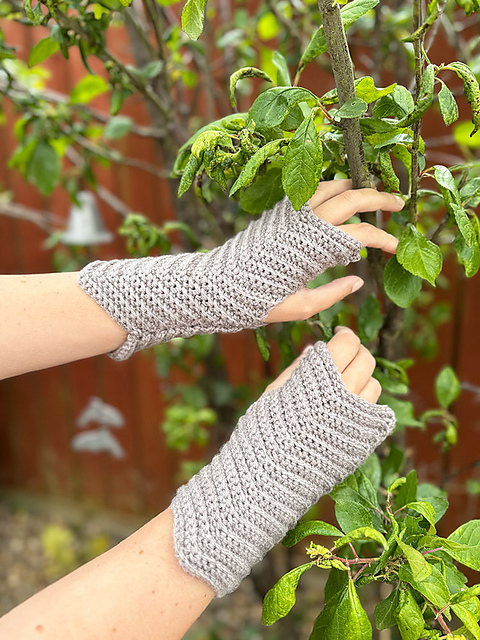 Healing Hands Chevron Mitts