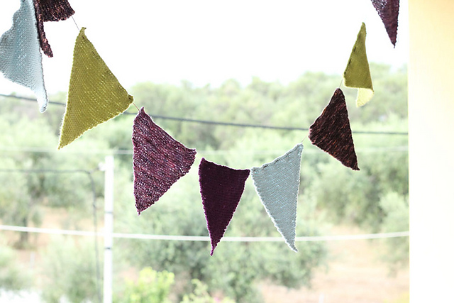 Knitted Bunting Decoration
