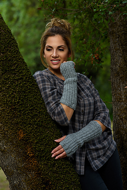 Outlander Fraser's Ridge Mittens
