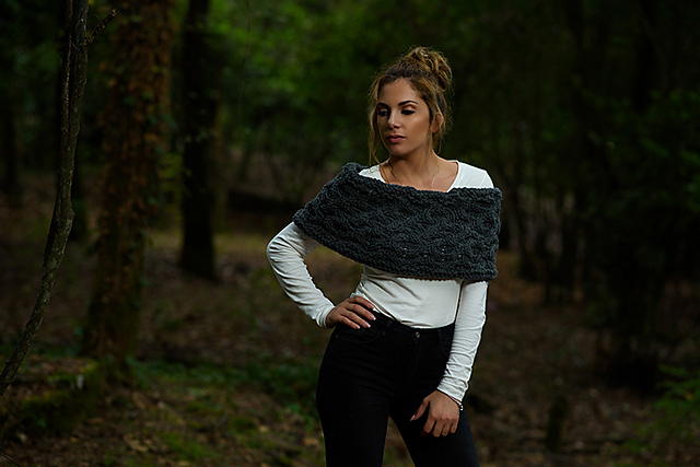 Honeycomb Cable Shrug