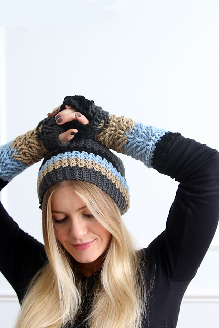 Suffolk Cabled Mitts