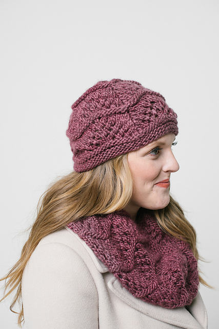 Ridged Lace Cowl & Hat Set