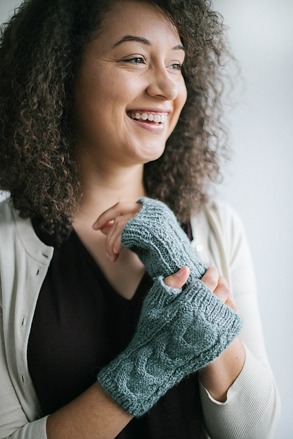 Cabled Fingerless Mitts