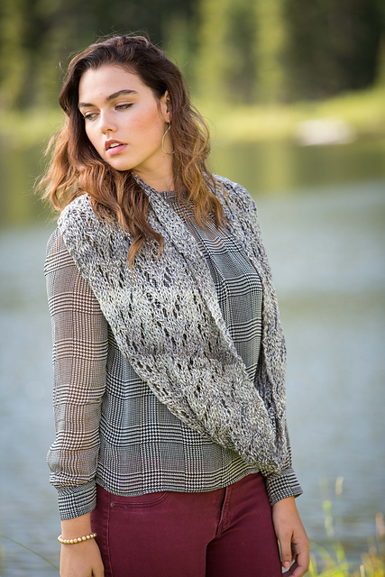 Cables and Lace Cowl