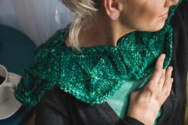 Phi Cowl