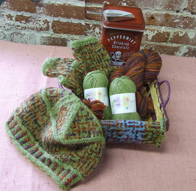 Penguin Parade Mitts